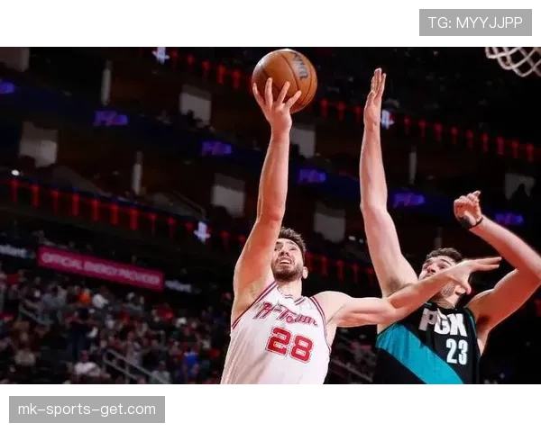 申京挡拆制造错位提升内线效率，助力球队稳固篮下优势