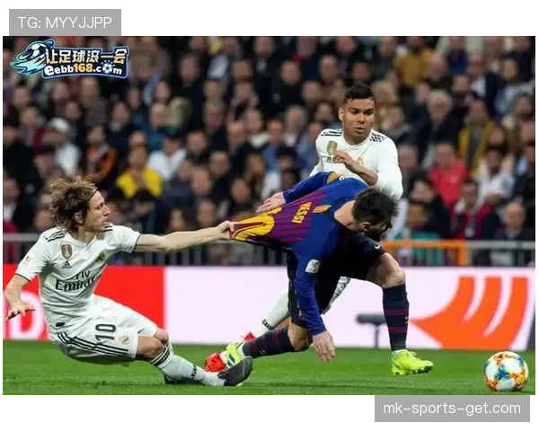 规则拆解：足球身体对抗中哪些行为算犯规？