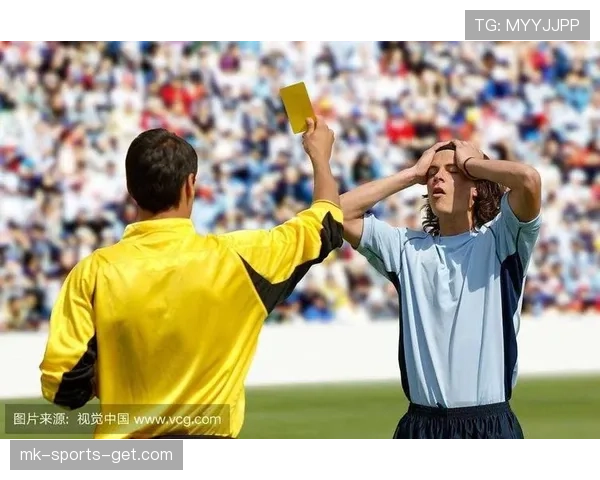 足球判罚标准详解：裁判如何依据规则准确判定犯规