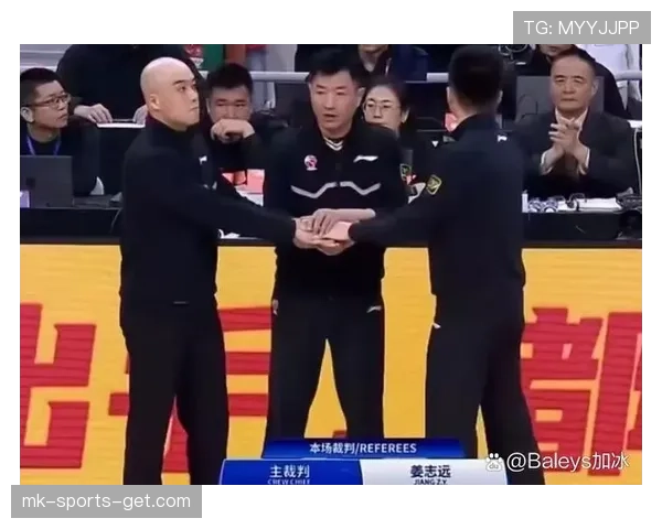 进攻犯规的判罚规则及裁判关键判定标准解析