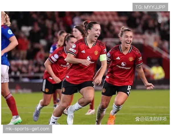 曼联进攻组织混乱，问题持续加剧，对赛季走势形成制约